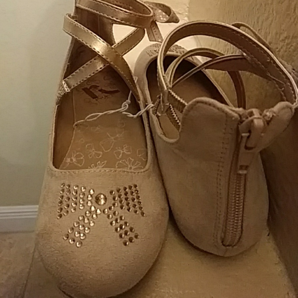 Girl shoes